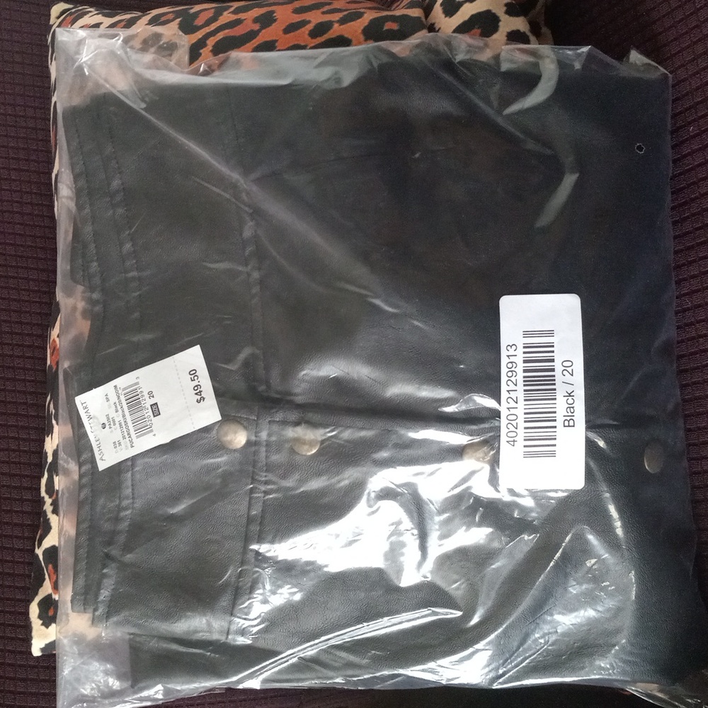 Faux leather snap down front skirt